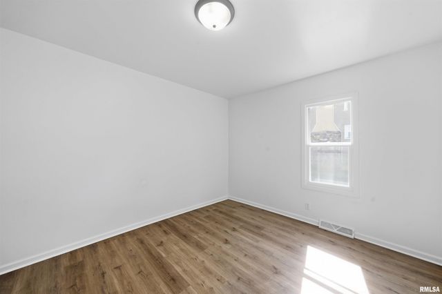 303 MCKINLEY Avenue, Bartonville, IL 61607