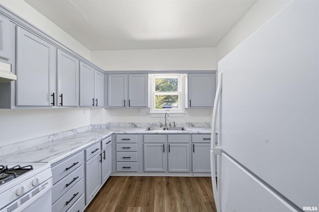 303 MCKINLEY Avenue, Bartonville, IL 61607