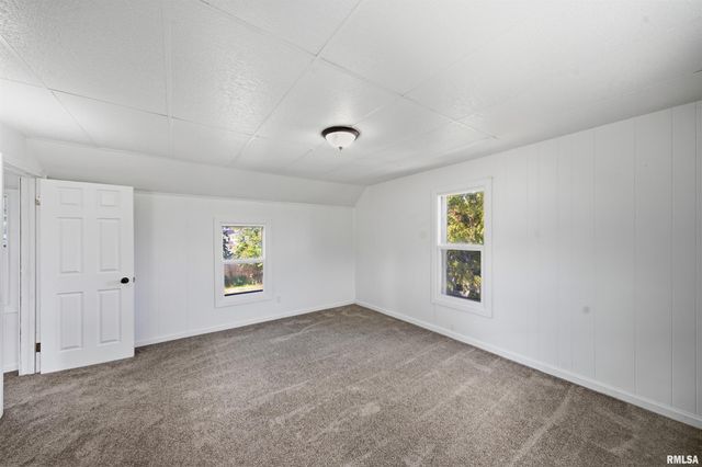 303 MCKINLEY Avenue, Bartonville, IL 61607