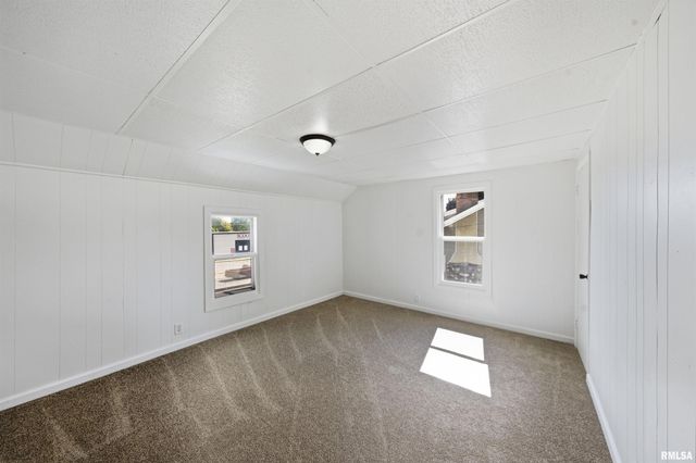 303 MCKINLEY Avenue, Bartonville, IL 61607
