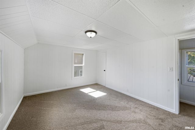 303 MCKINLEY Avenue, Bartonville, IL 61607
