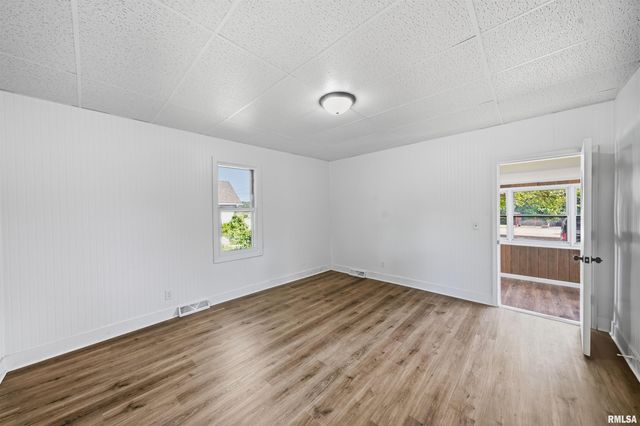 303 MCKINLEY Avenue, Bartonville, IL 61607