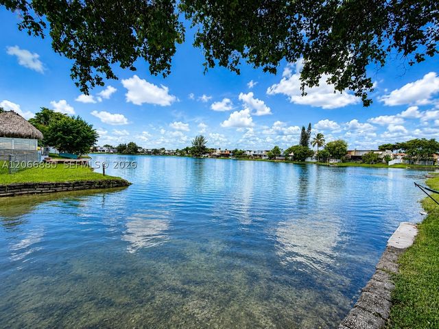 1720 W 75th St, Hialeah, FL 33014