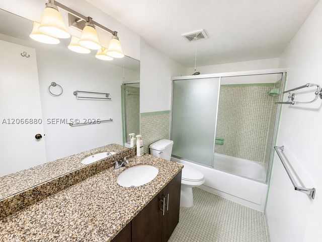 1720 W 75th St, Hialeah, FL 33014