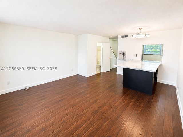 1720 W 75th St, Hialeah, FL 33014
