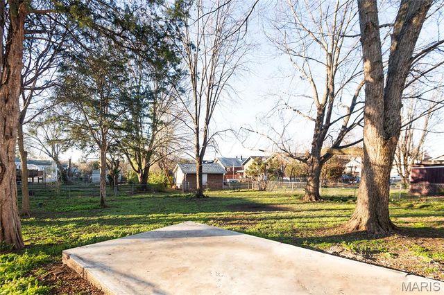 1402 Dammert Avenue, St Louis, MO 63125