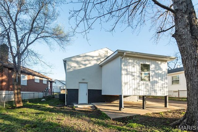 1402 Dammert Avenue, St Louis, MO 63125