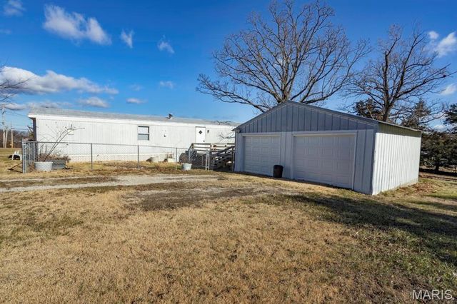 115 Foxworth Avenue, St Robert, MO 65584