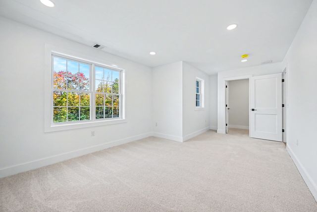 2 Boette Lane, Foxboro, MA 02035