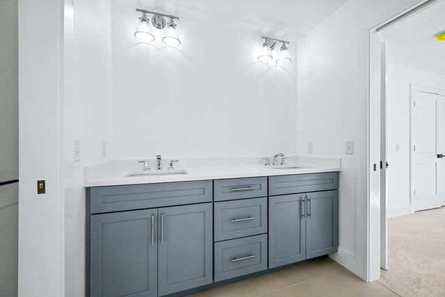 2 Boette Lane, Foxboro, MA 02035