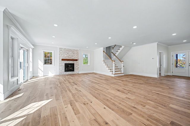 2 Boette Lane, Foxboro, MA 02035