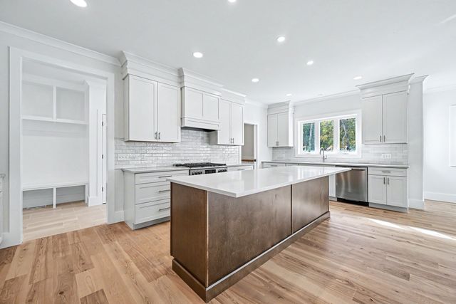 2 Boette Lane, Foxboro, MA 02035