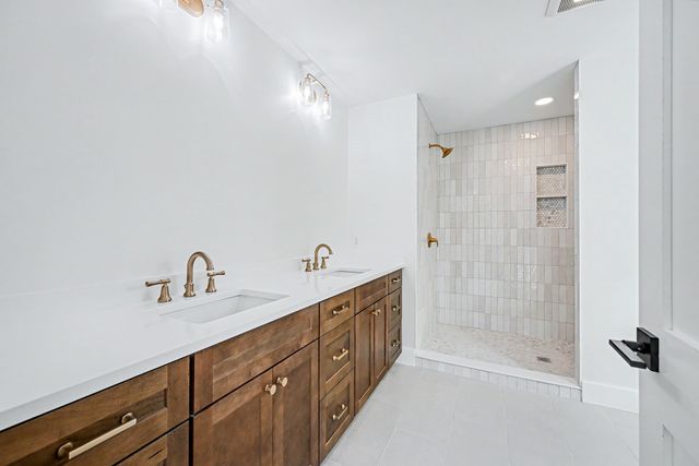 2 Boette Lane, Foxboro, MA 02035