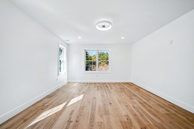 2 Boette Lane, Foxboro, MA 02035