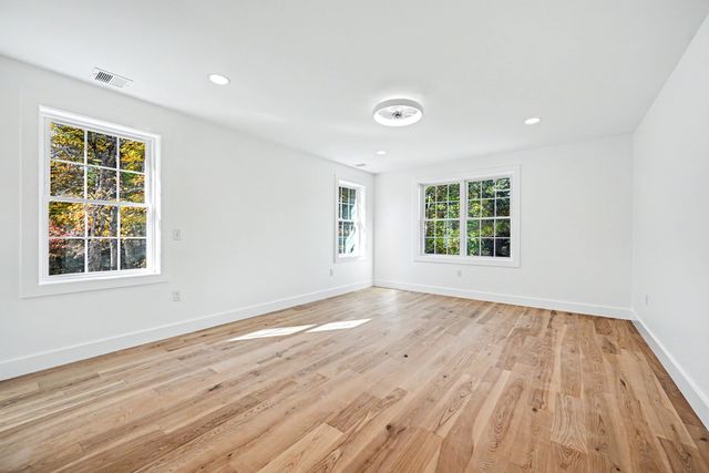 2 Boette Lane, Foxboro, MA 02035