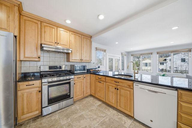 92 Shaw Rd, Belmont, MA 02478