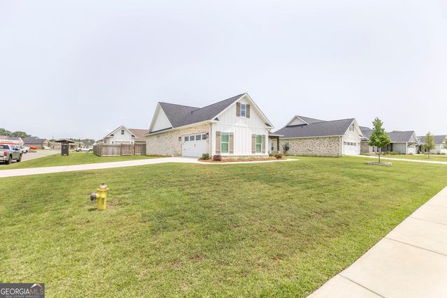 101 Mosswood Court, Kathleen, GA 31047