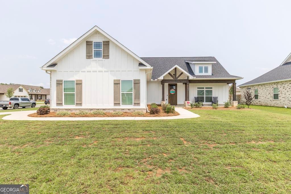 101 Mosswood Court, Kathleen, GA 31047