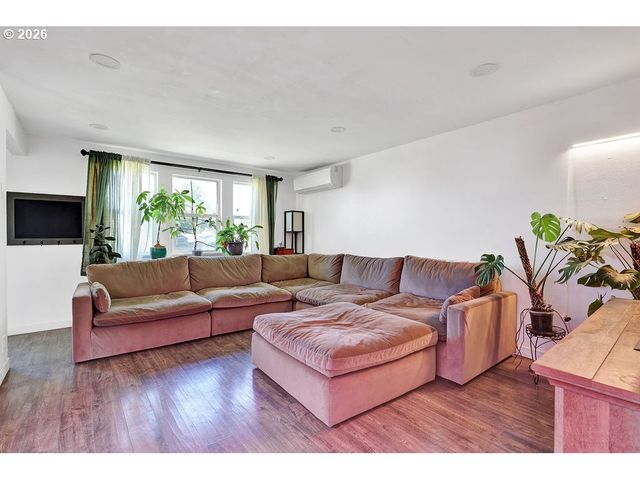 4514 SOUZA St, Eugene, OR 97402