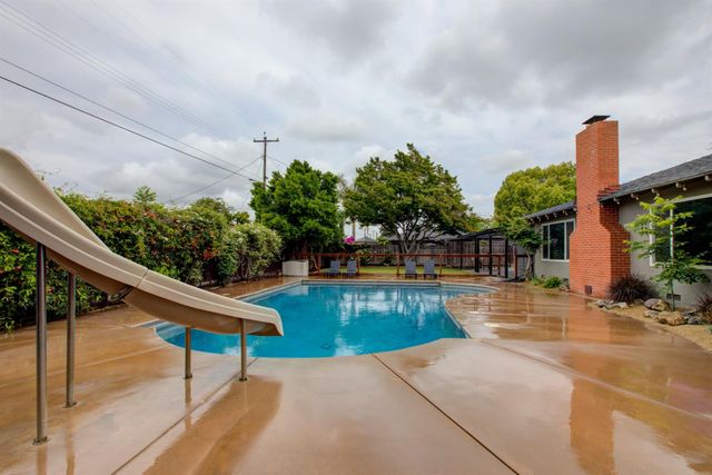 605 Camellia St, Turlock, CA 95380