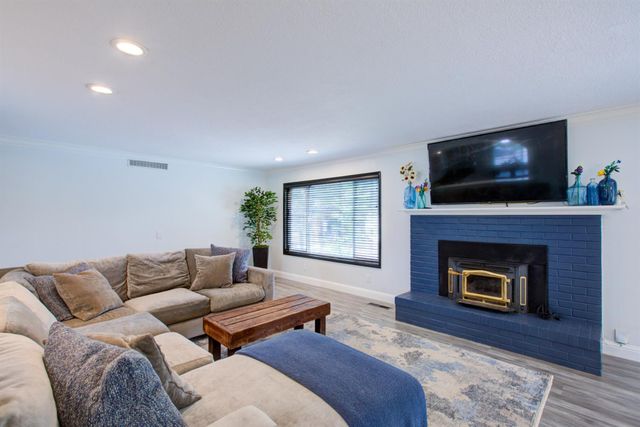 605 Camellia St, Turlock, CA 95380