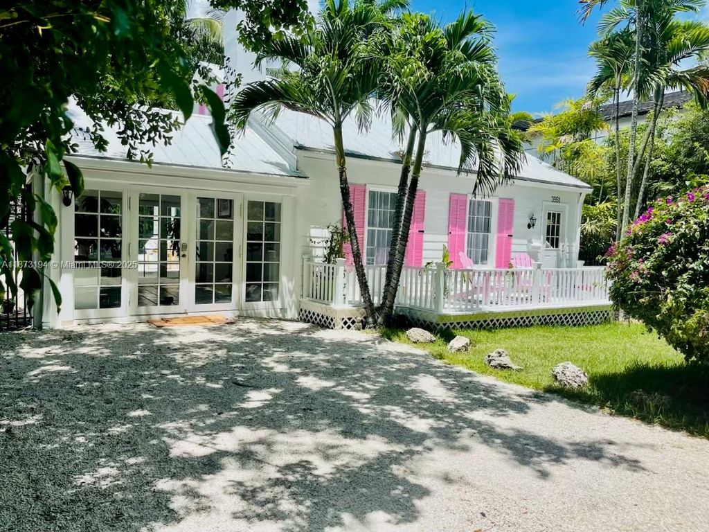 3951 Park Dr, Coconut Grove, FL 33133