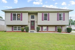 11 E SANDKER LN, Columbia, MO 65202