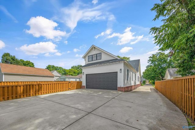 2610 Poincianna Street SE, Huntsville, AL 35801