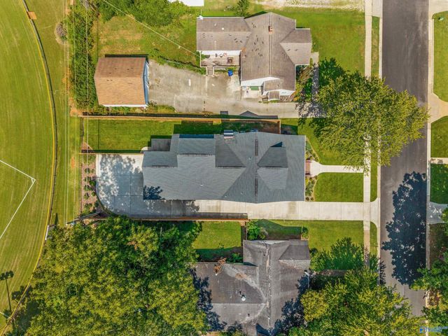 2610 Poincianna Street SE, Huntsville, AL 35801