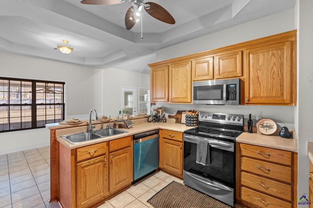 101 Bay Laurel Circle, Warner Robins, GA 31088