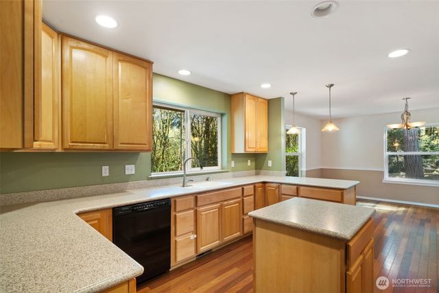 5662 Hicks Ave NE, Bremerton, WA 98311