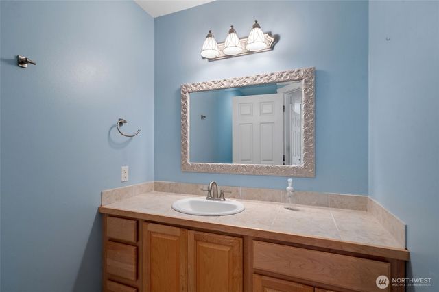 5662 Hicks Ave NE, Bremerton, WA 98311