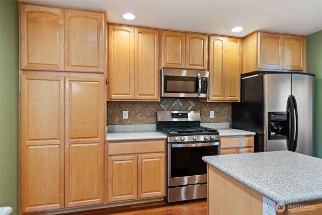5662 Hicks Ave NE, Bremerton, WA 98311