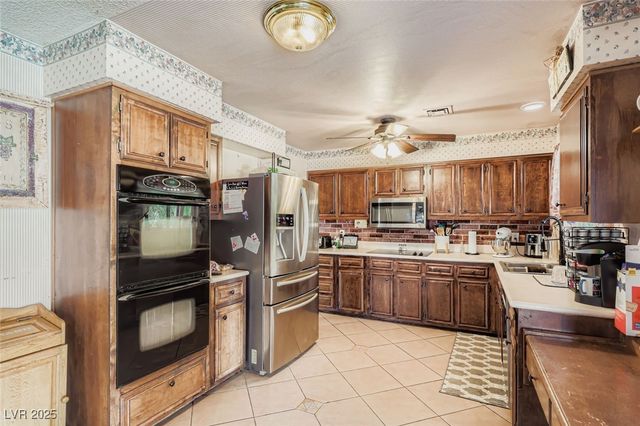 4465 Emerald Avenue, Las Vegas, NV 89120