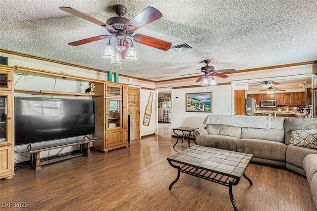 4465 Emerald Avenue, Las Vegas, NV 89120