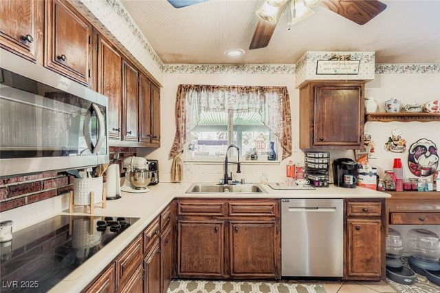 4465 Emerald Avenue, Las Vegas, NV 89120