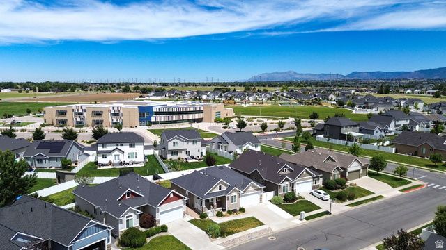 464 S HARMONY DR, Layton, UT 84041
