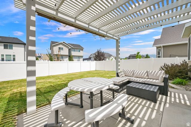 464 S HARMONY DR, Layton, UT 84041
