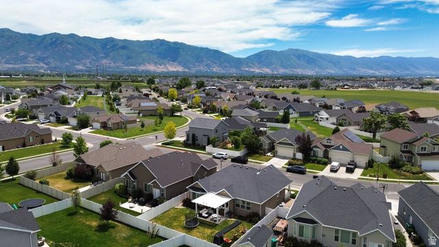 464 S HARMONY DR, Layton, UT 84041