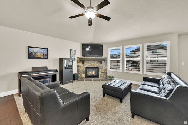 464 S HARMONY DR, Layton, UT 84041