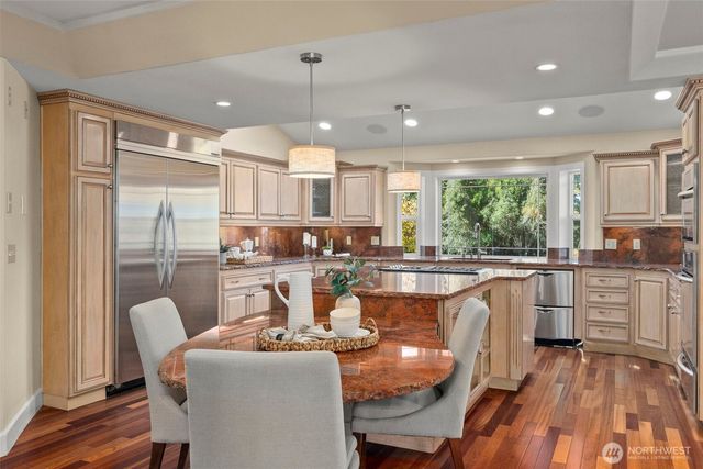 3725 Hollywood Drive NE, Olympia, WA 98516