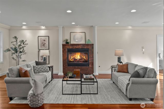 3725 Hollywood Drive NE, Olympia, WA 98516