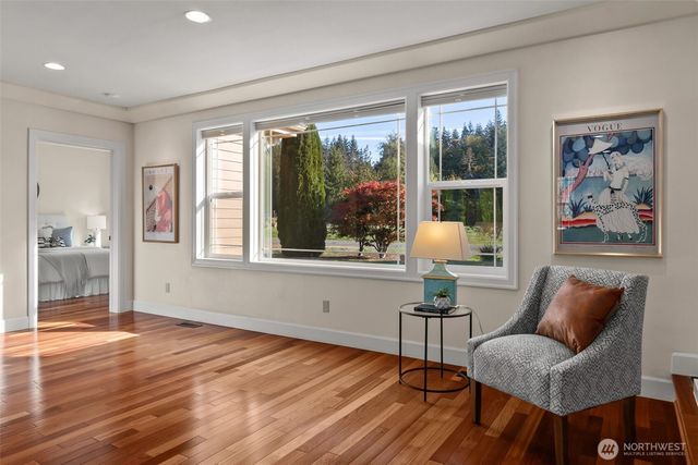 3725 Hollywood Drive NE, Olympia, WA 98516