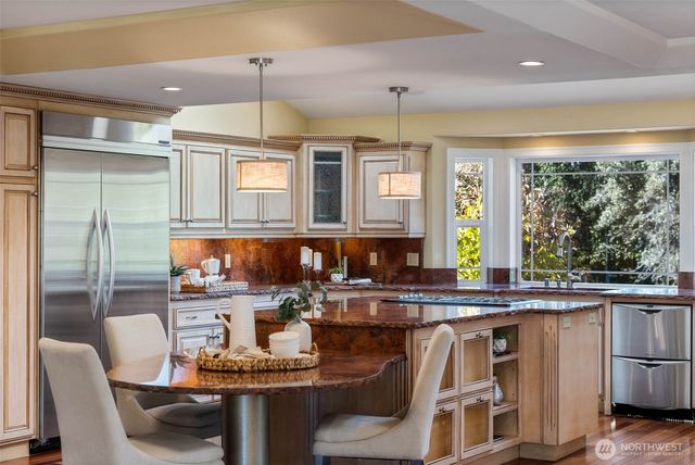 3725 Hollywood Drive NE, Olympia, WA 98516