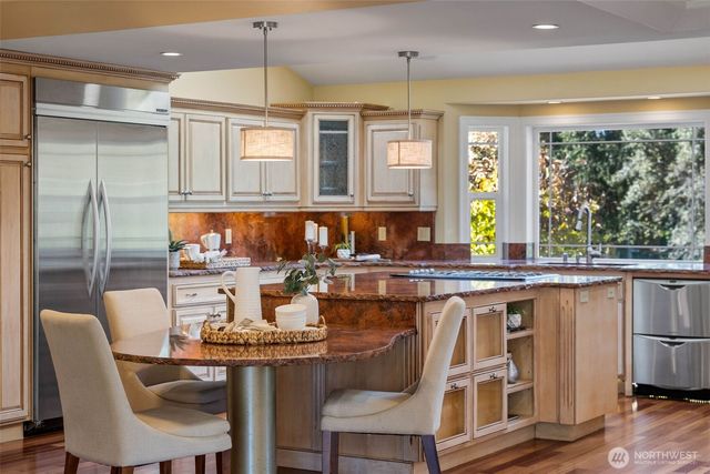 3725 Hollywood Drive NE, Olympia, WA 98516