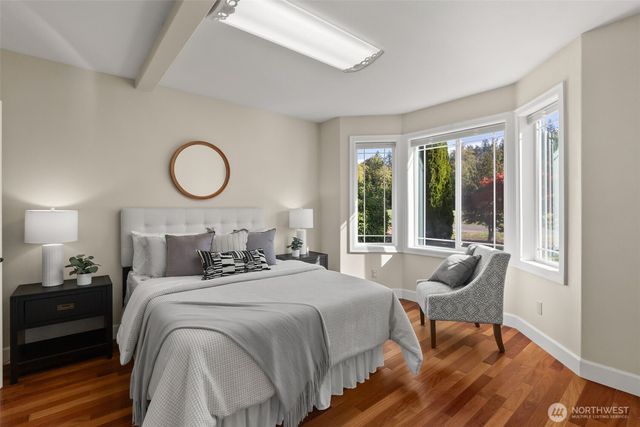 3725 Hollywood Drive NE, Olympia, WA 98516