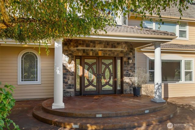 3725 Hollywood Drive NE, Olympia, WA 98516