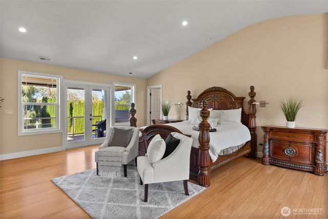 3725 Hollywood Drive NE, Olympia, WA 98516