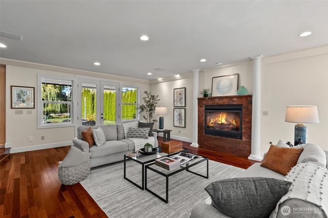 3725 Hollywood Drive NE, Olympia, WA 98516