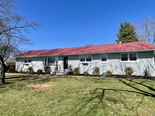 502 9th St, Lawrenceburg, TN 38464